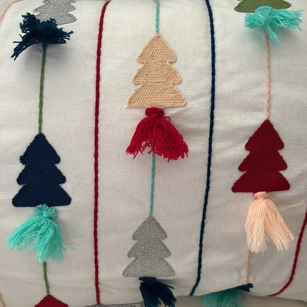 NWT Threshold Embroidered Christmas Tree Tassel Throw Pillow